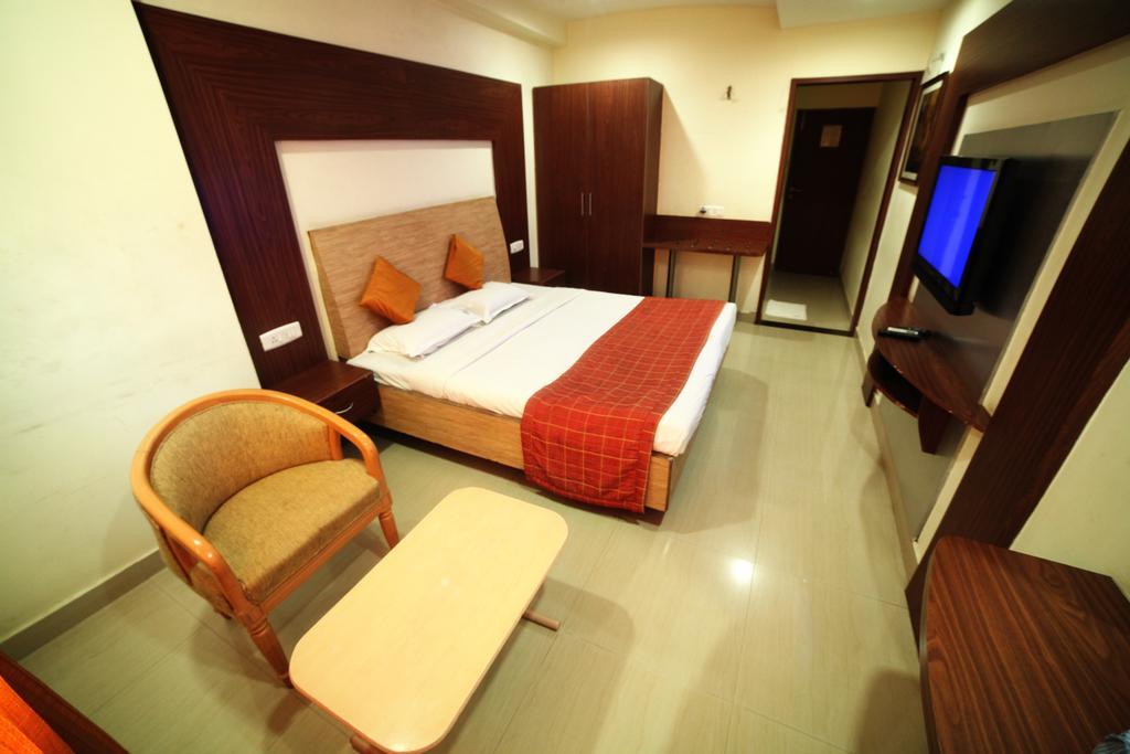 Hotel Sooriya Residency Chennai Quarto foto